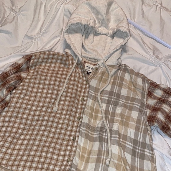 American Eagle - size XSmall- distressed cropped flannel with hood - Picture 1 of 10